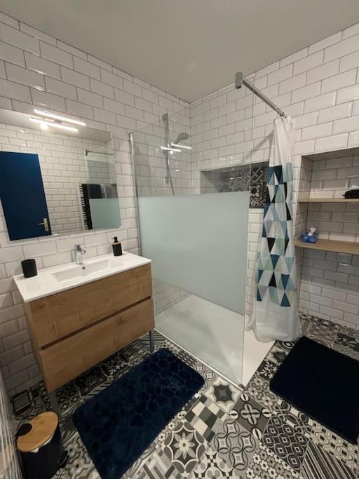 Charmante Maison Renovee Centre-Ville Balbigny Ngoại thất bức ảnh